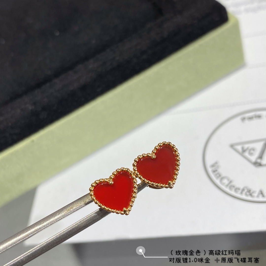V*N CL*F & arpels red agate heart-shaped love earrings