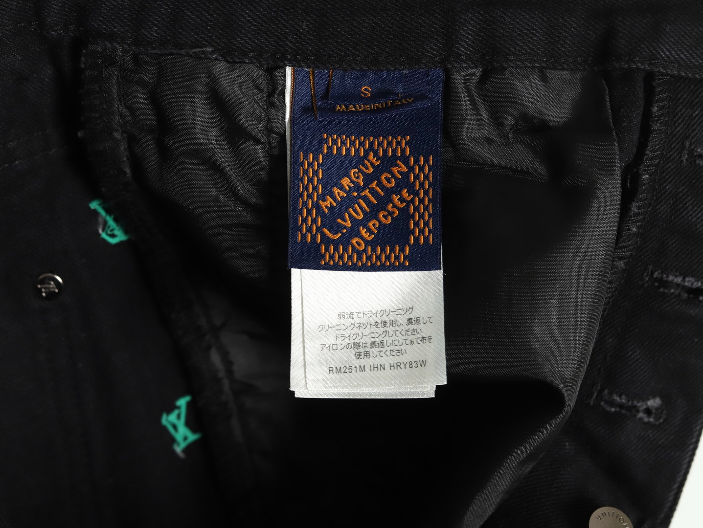 l0*is V*t0n lv shorts