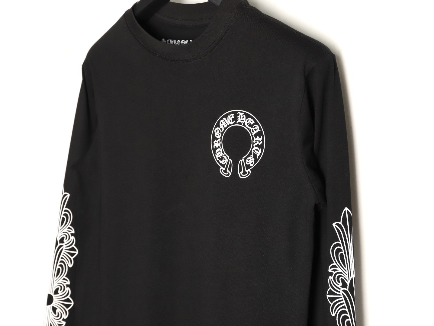 Ch**me He**ts 25fw long-sleeved t-shirt