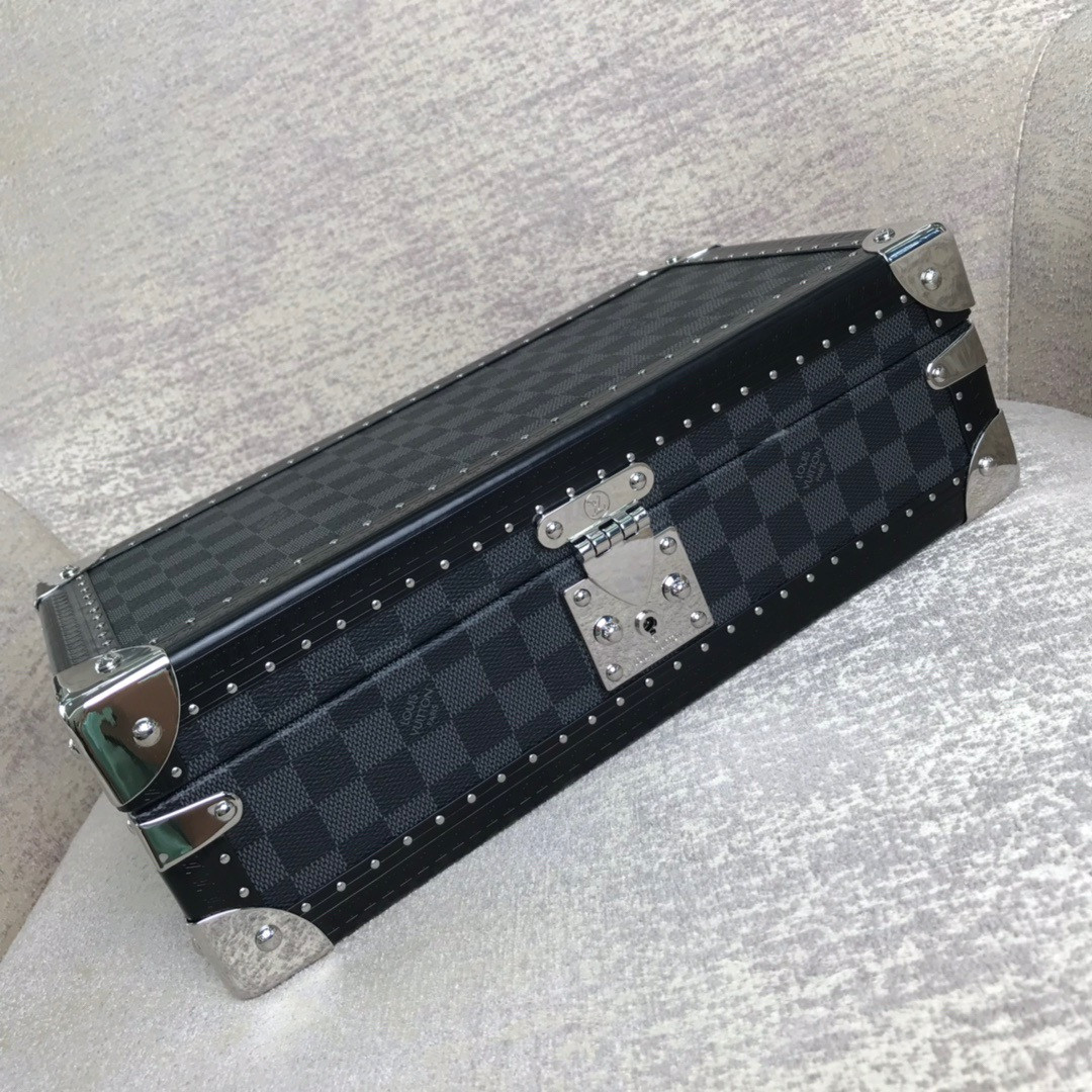 LV 8 WATCH CASE N48194