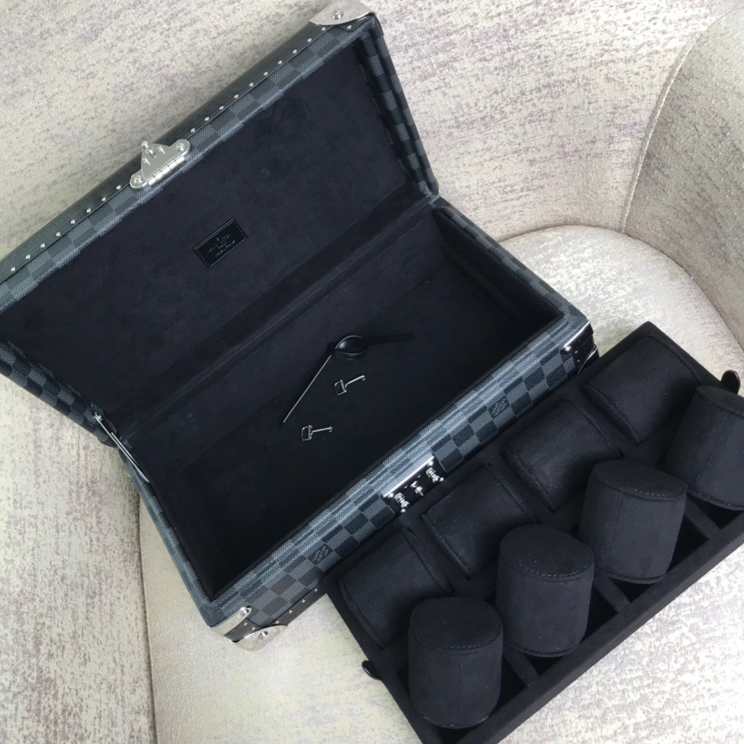 LV 8 WATCH CASE N48194