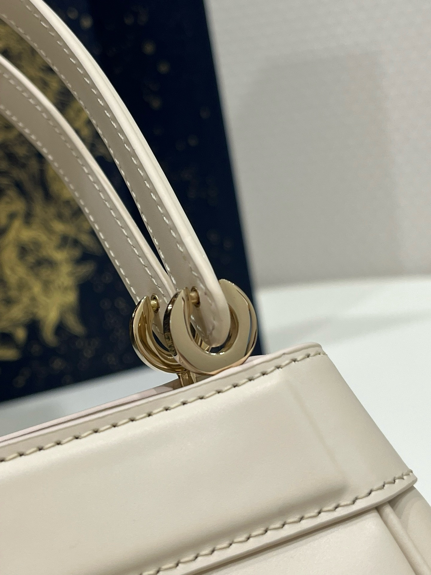 ch**an D*or small D*or key bag  8.5x5x4.5 in