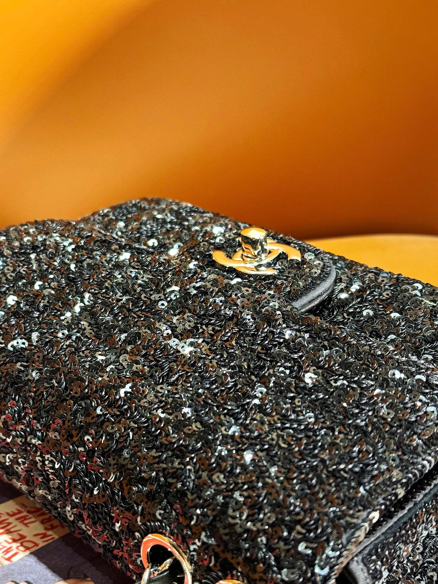 Ch*el sequin flap bag 20cm
