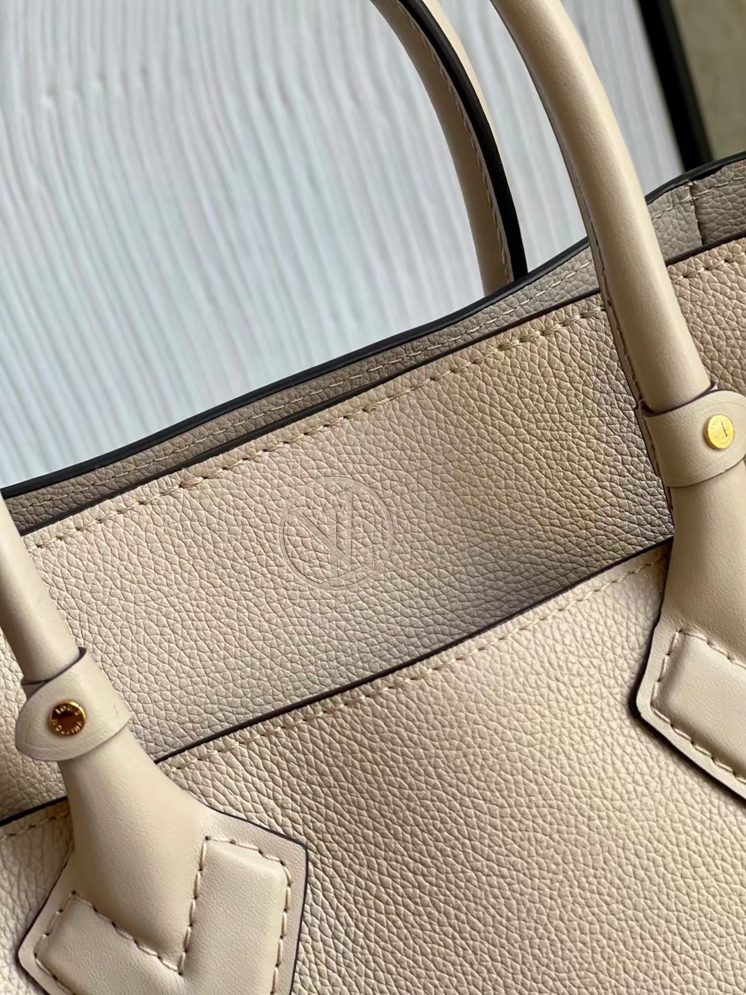 LV ON MY SIDE PM M57729
