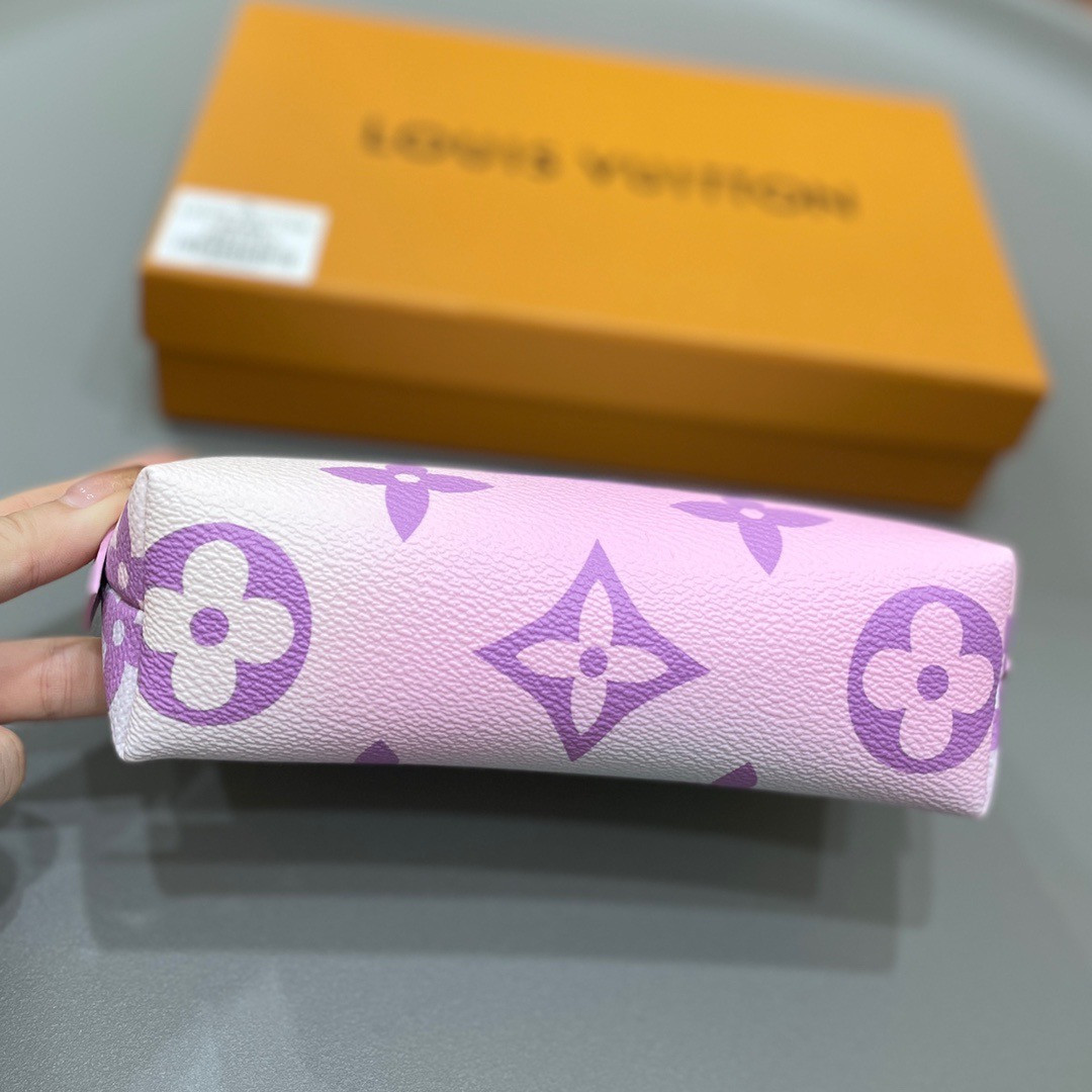 LV POCHETTE COSMETIQUE M59944