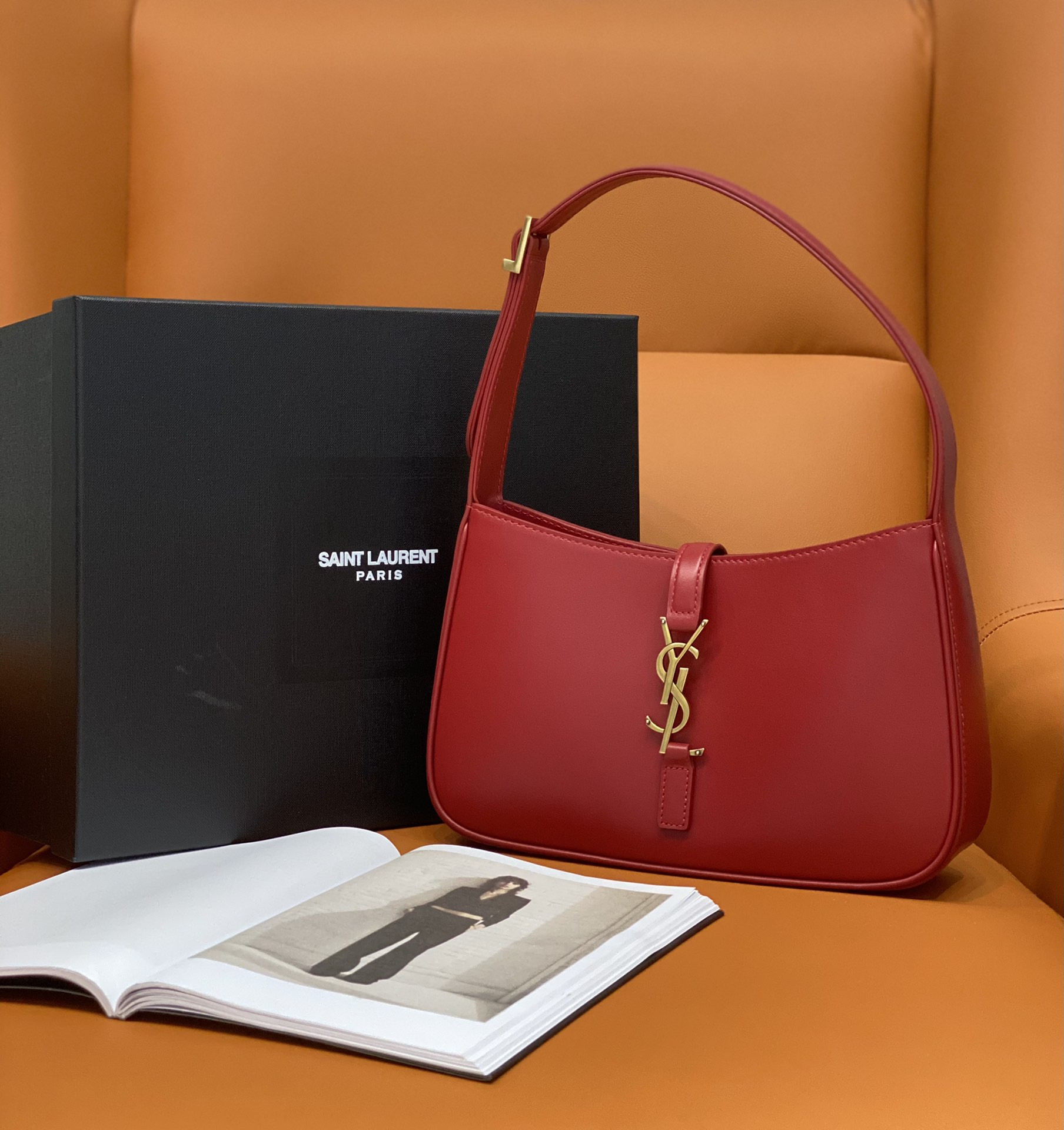 Y*L le 5 À 7 in smooth leather blanc red 23 x 16 x 6.5 cm
