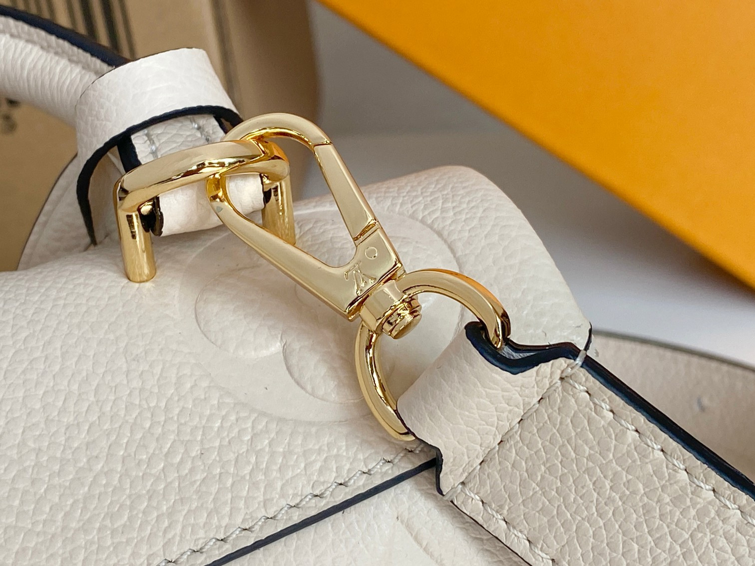 LV MADELEINE BB M46008  9.4 x 6.7 x 3.3 inches