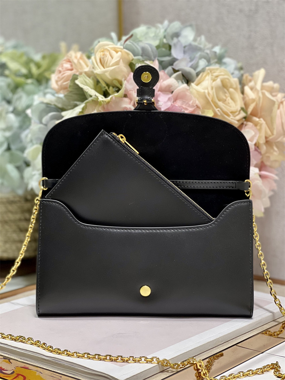 D*or bobby east-west pouch with chain latte smooth calfskin black