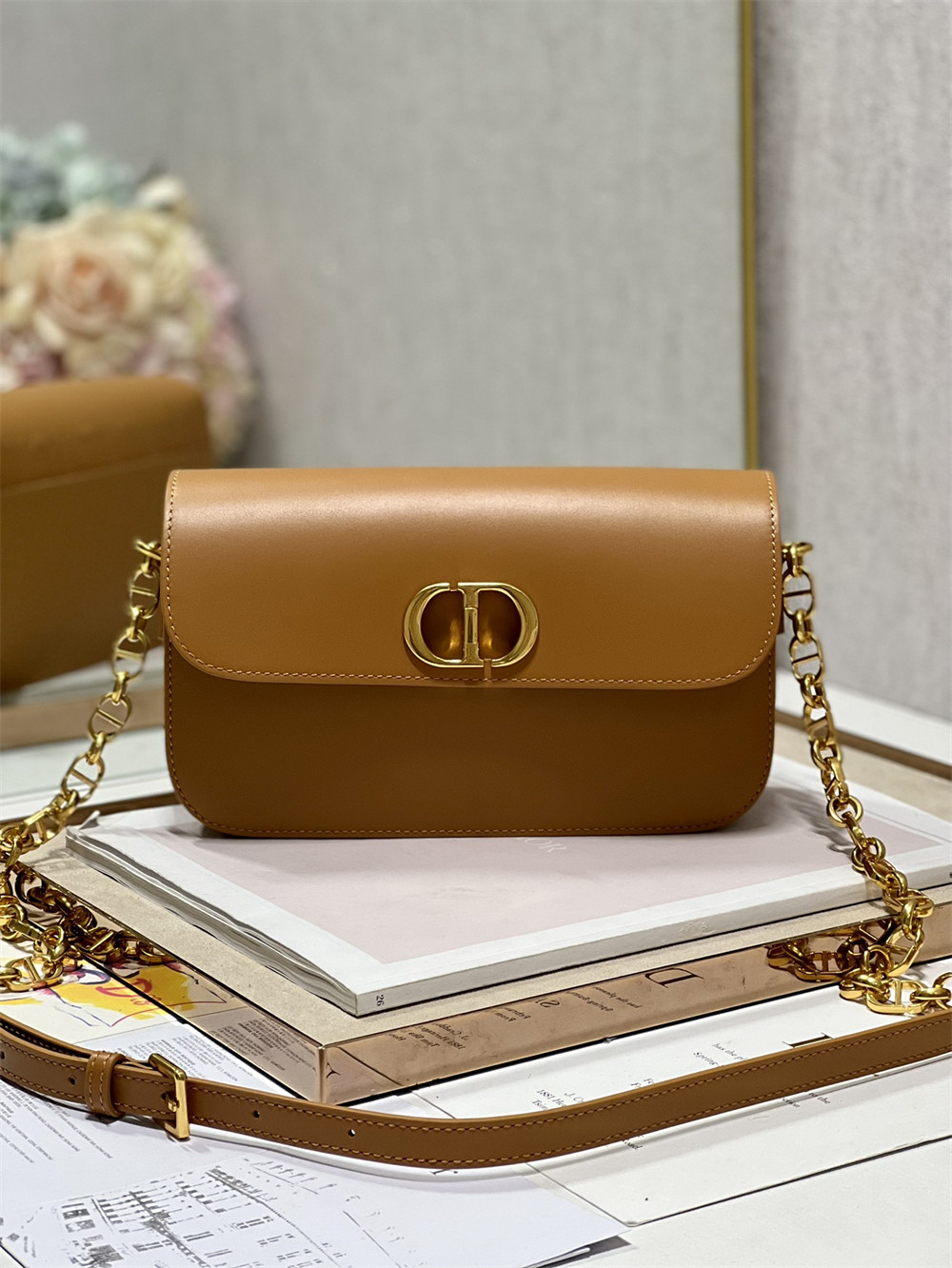 D*or 30 montaigne avenue caramel 22.5 x 12.5 x 6.5 cm