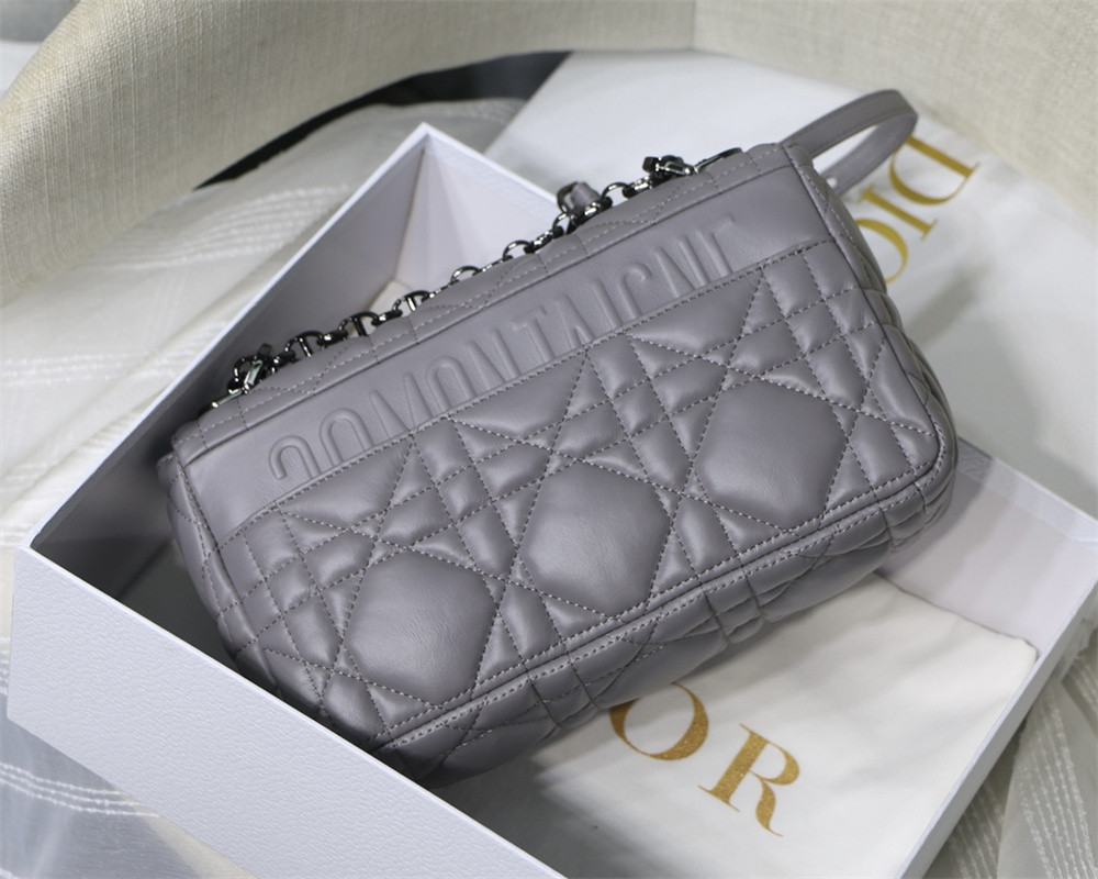 medium d*or caro bag grey S*pple cannage calfskin with black hardware 25.5 x 15.5 x 8 cm