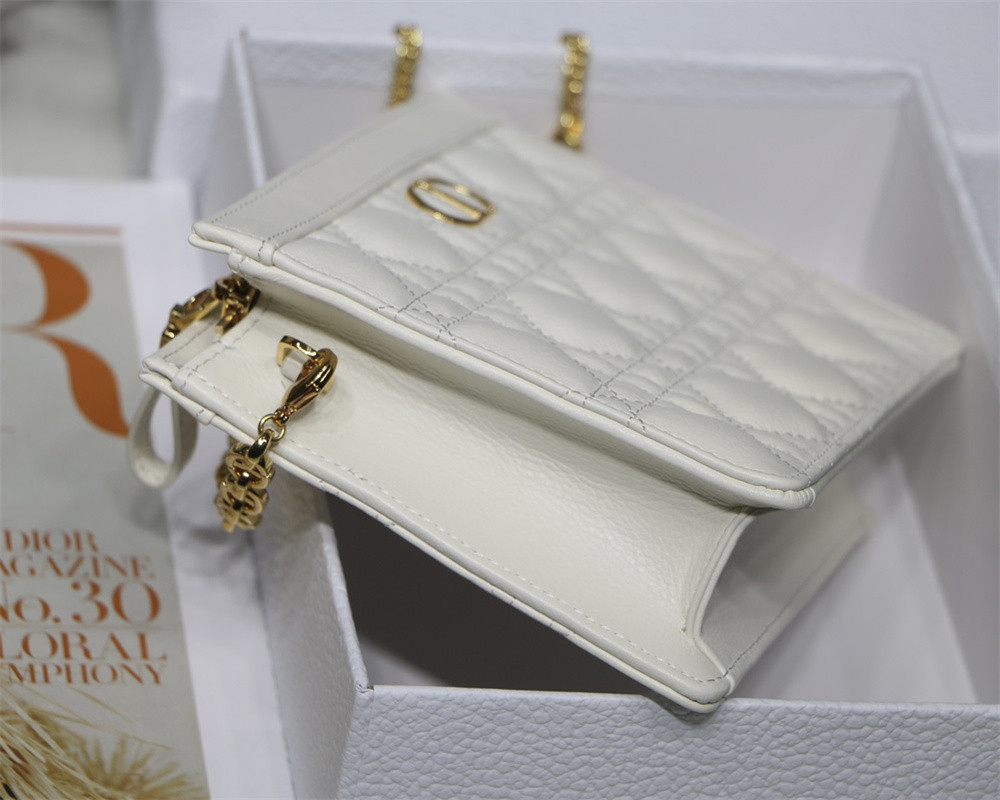 d*or caro zipped pouch with chain latte S*pple cannage calfskin 19 x 14 x 4.5 cm
