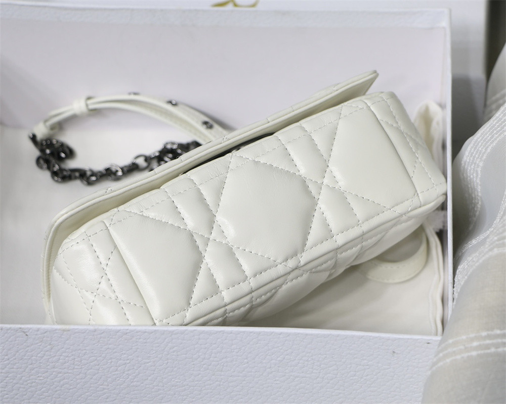 small d*or caro bag ivory S*pple cannage calfskin with silver hardware 20 x 12 x 7 cm