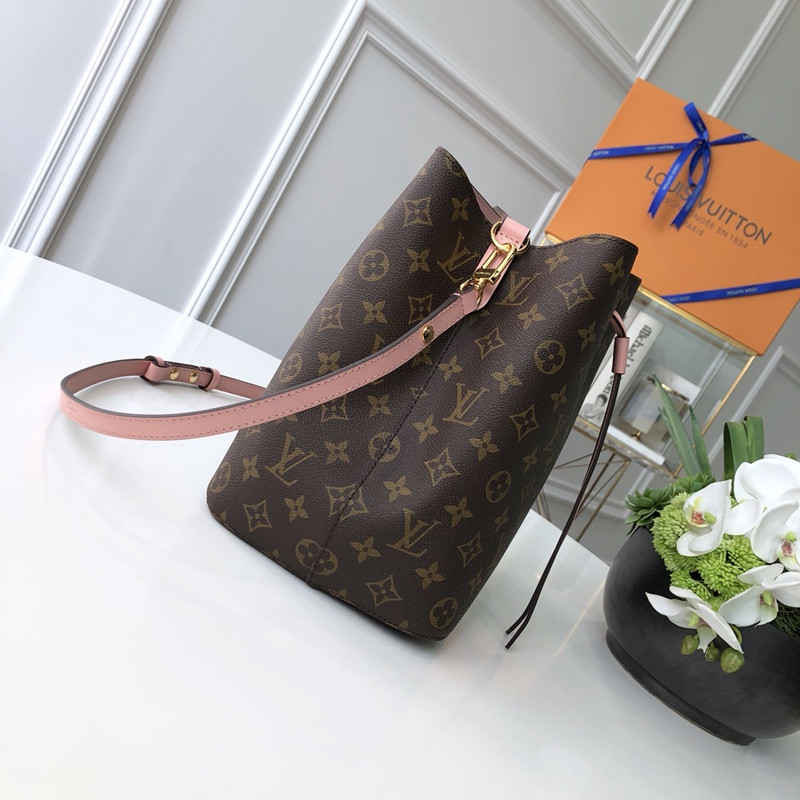 LV NéoNoé MM M44022 10.2 x 10.2 x 6.9 inches