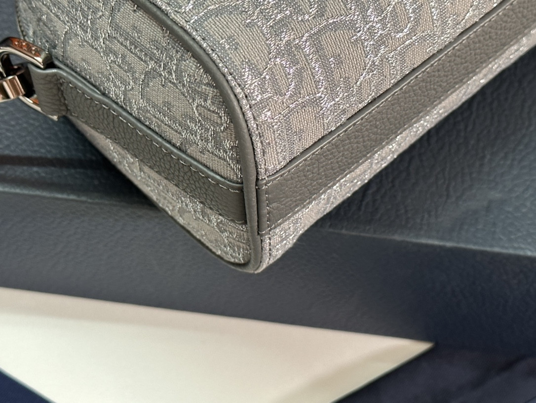 D*or lingot toiletry bag gray white oblique mirage technical fabric 8.5 x 5 x 4 inches