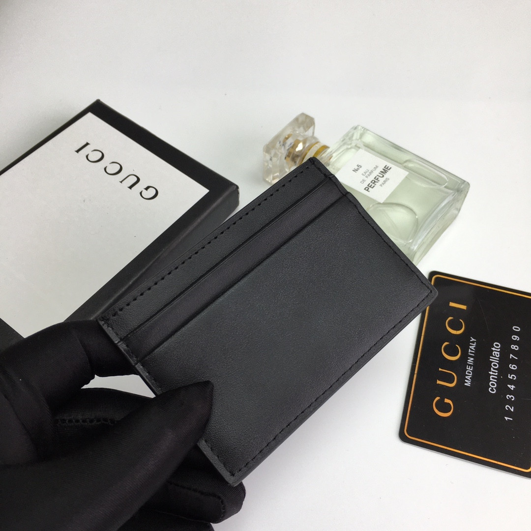 G*u*i gg  card case wallet