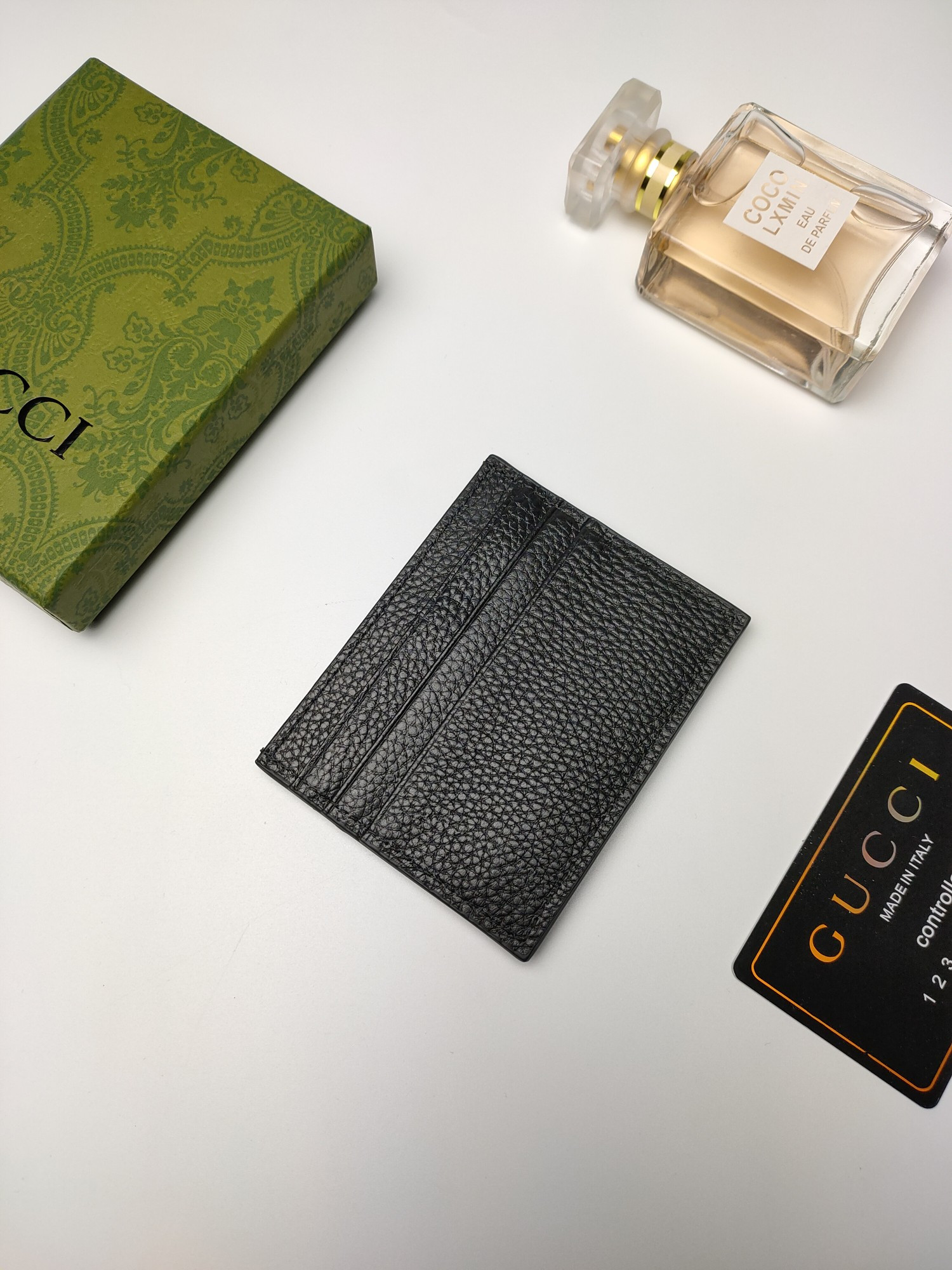 G*u*i gg  card case wallet