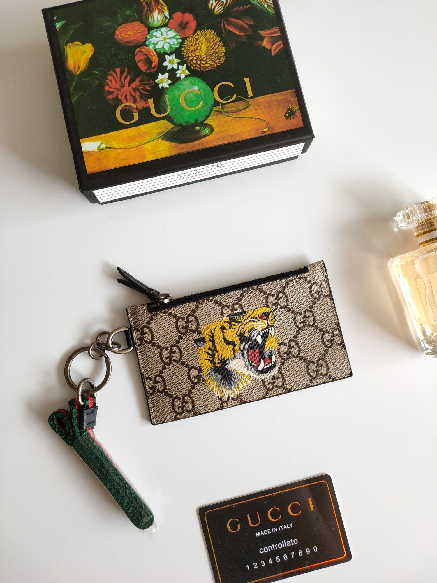 G*u*i gg  card case wallet