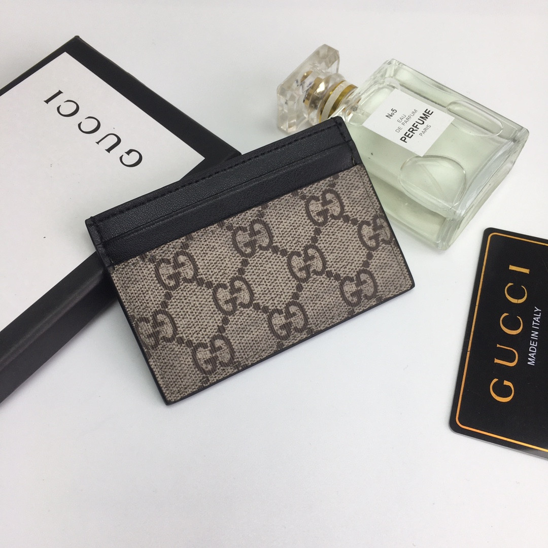 G*u*i gg  card case wallet
