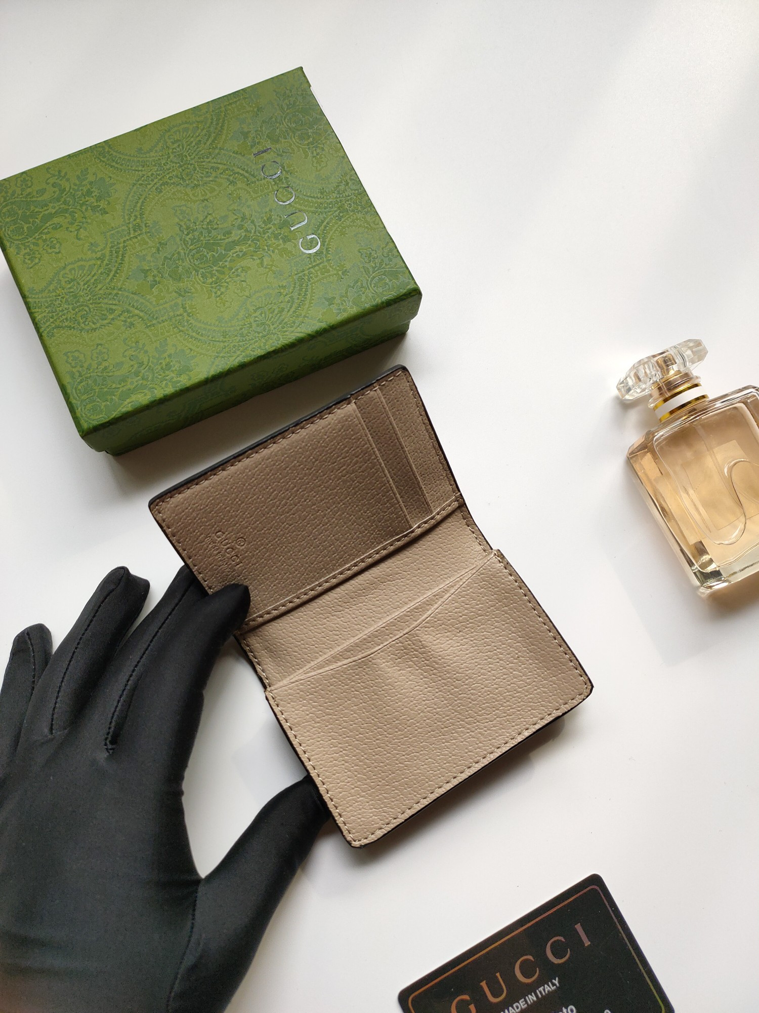 G*u*i gg  card case wallet