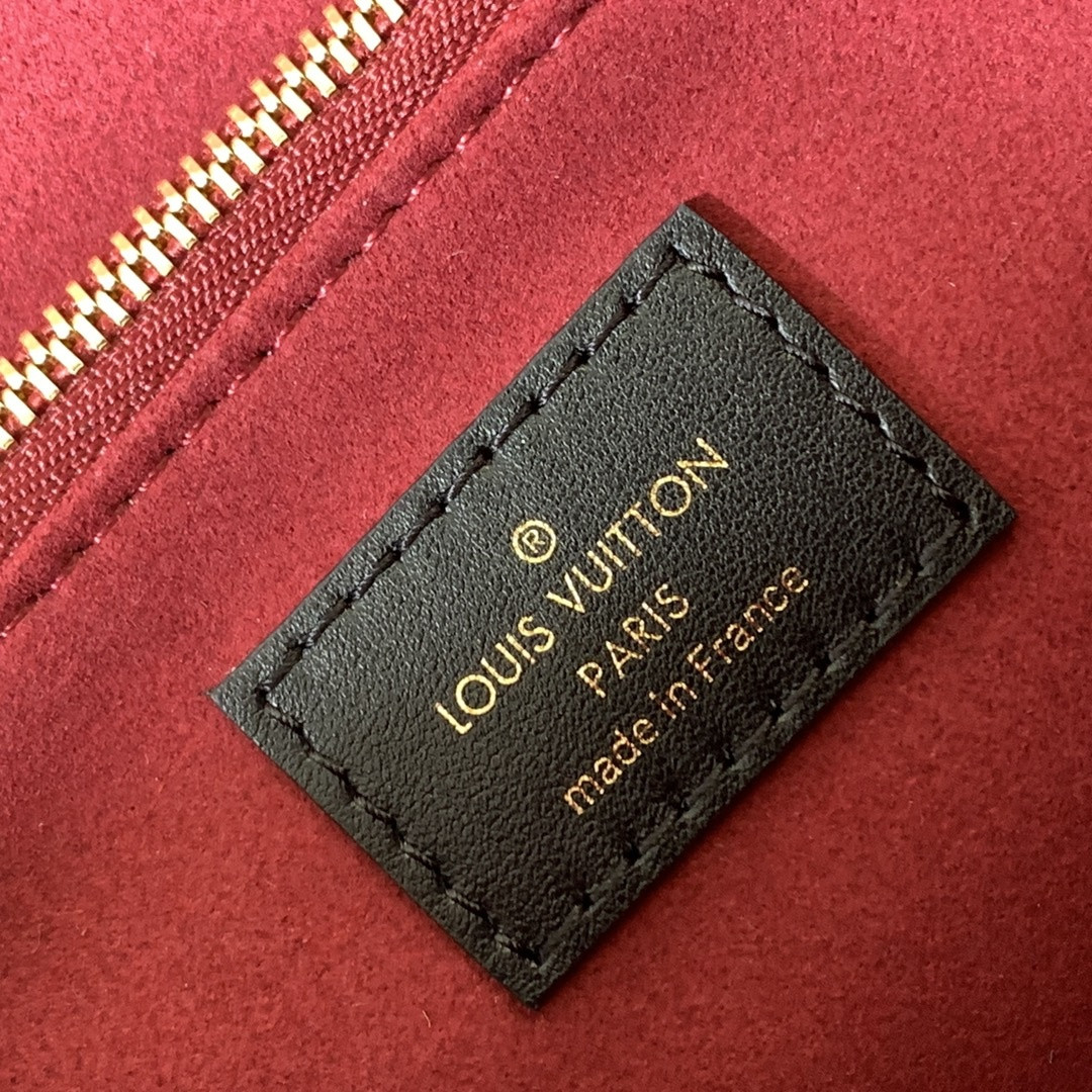 LV Chain Bag M45592 23×17×9cm
