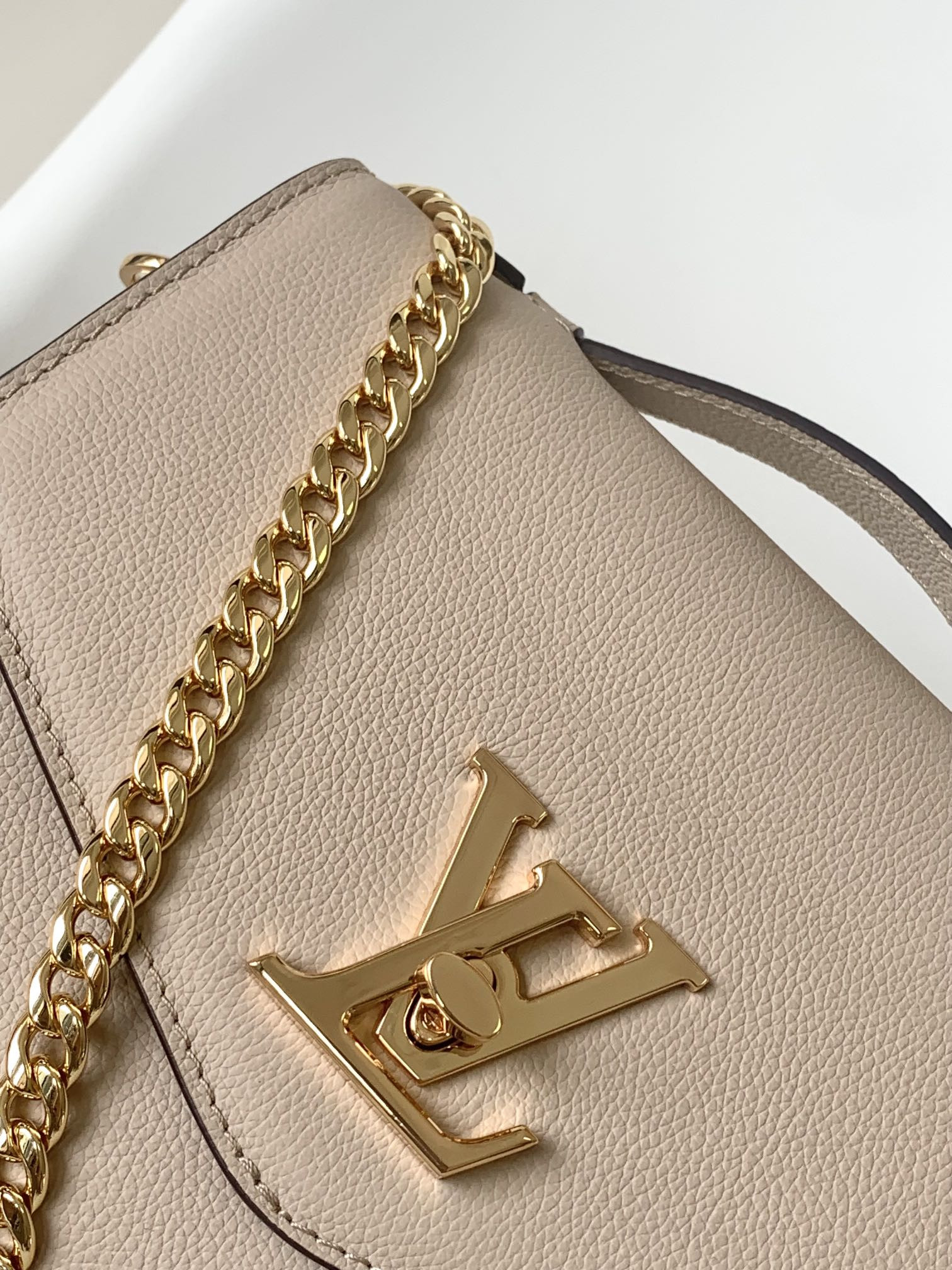 LV M22792 Oxford 8.7 x 6.3 x 3.7 inches