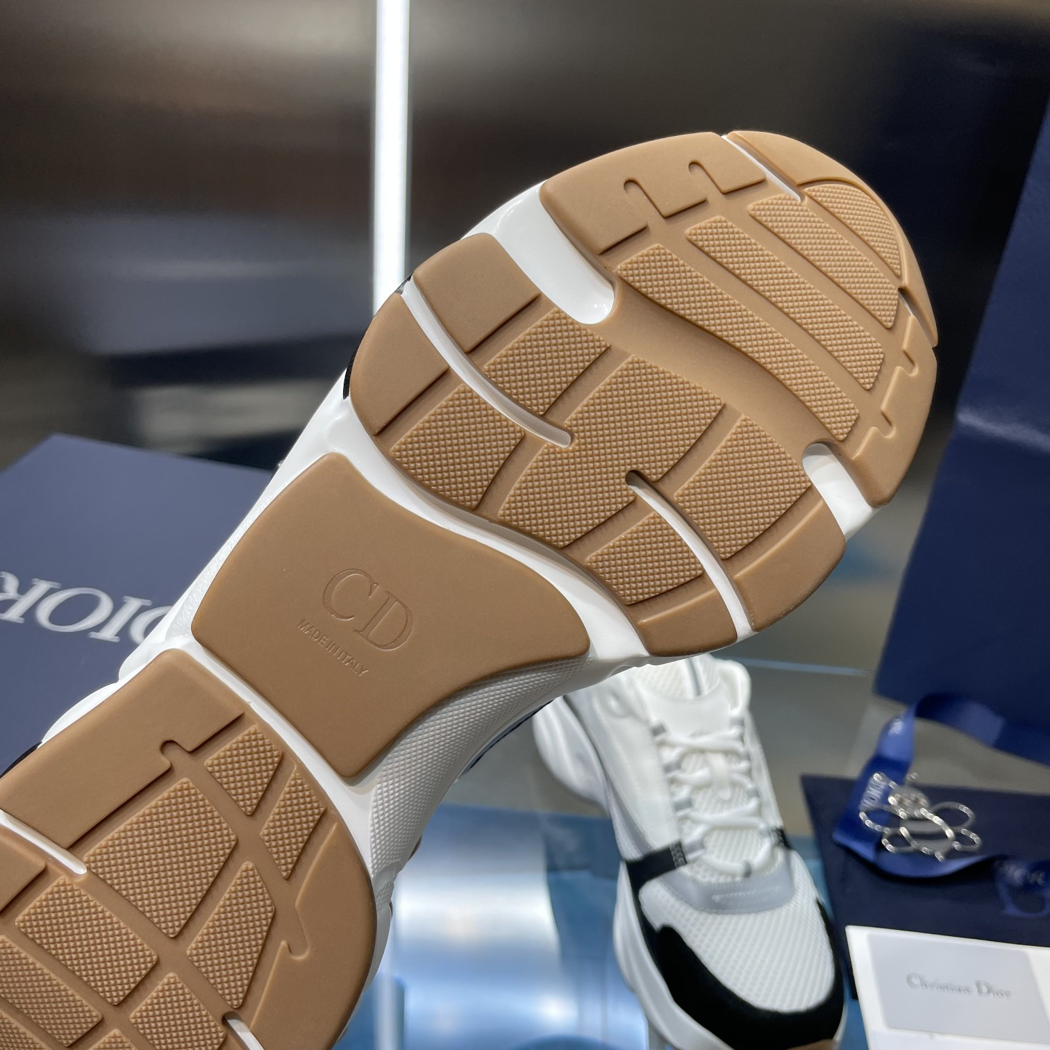 ua D*or b22 white sneaker