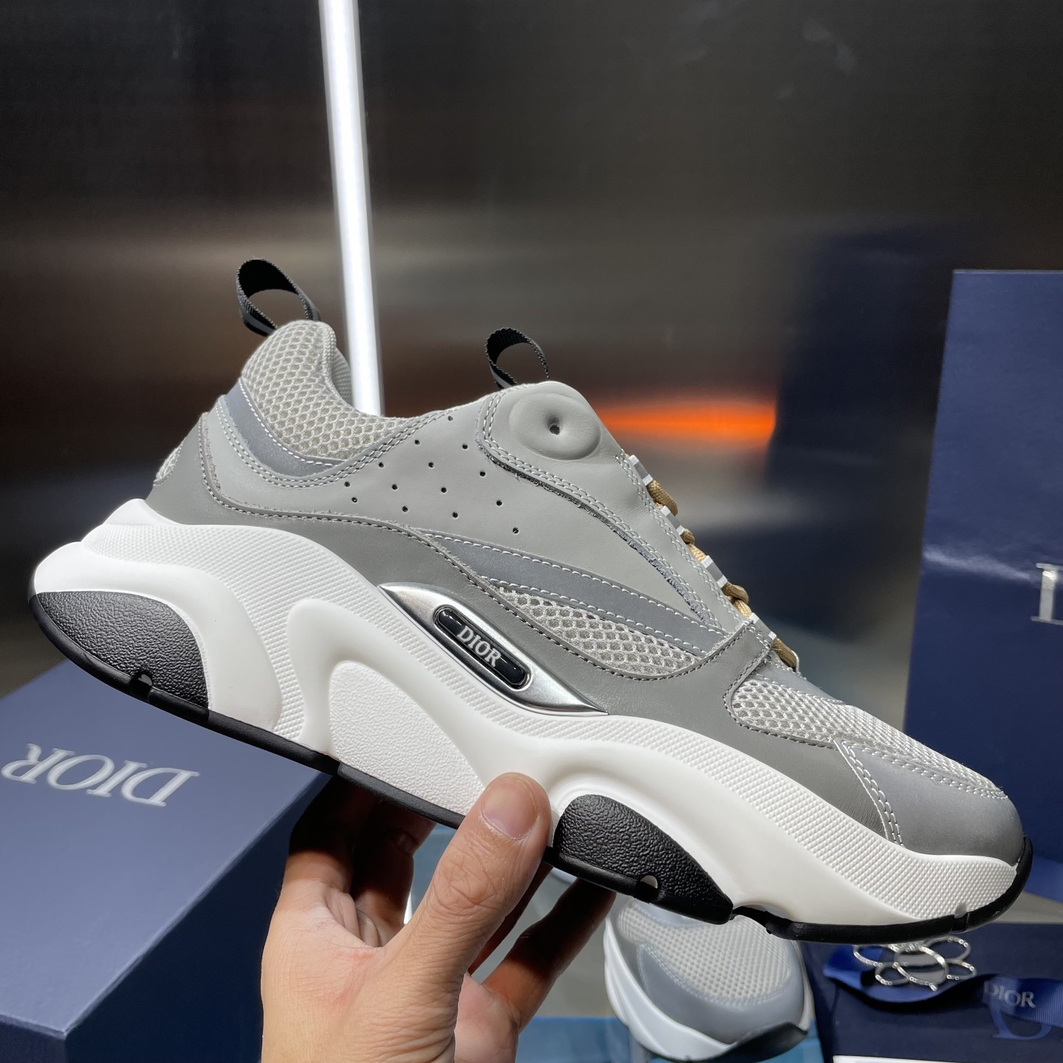 ua D*or b22 gray sneaker
