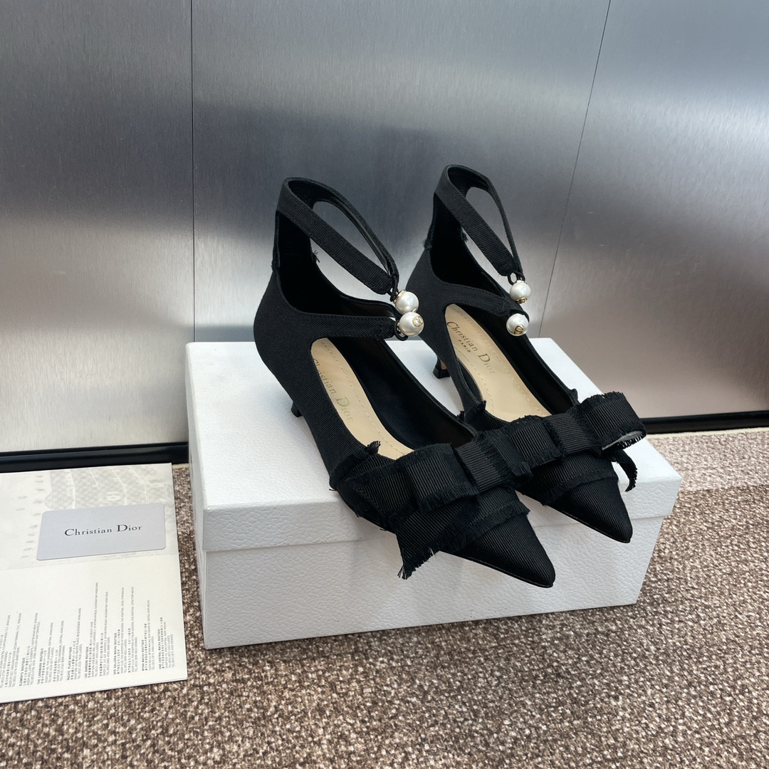 ua D*or aD*orable pump
