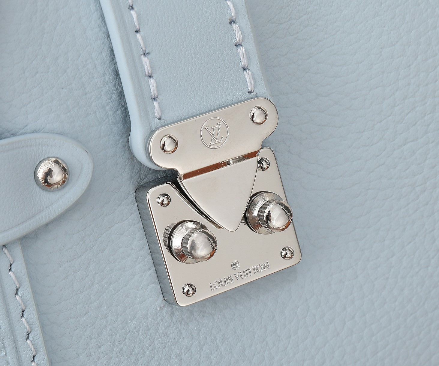 LV Side Trunk PM M25067   7.1 x 4.9 x 3.1 inches