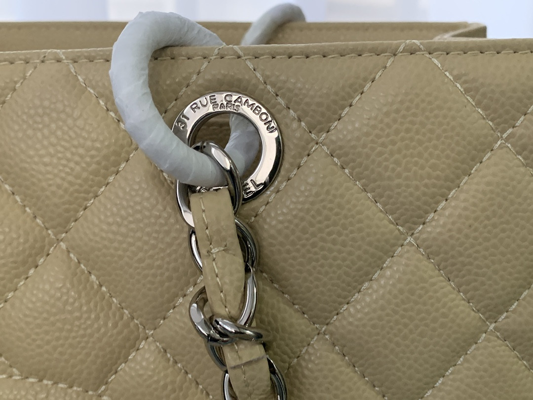 Ch*el gst caviar leather hardware 24x33x13cm
