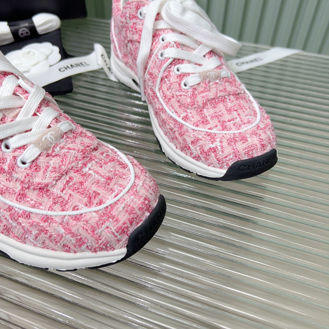 ua Ch*el sneakers tweed