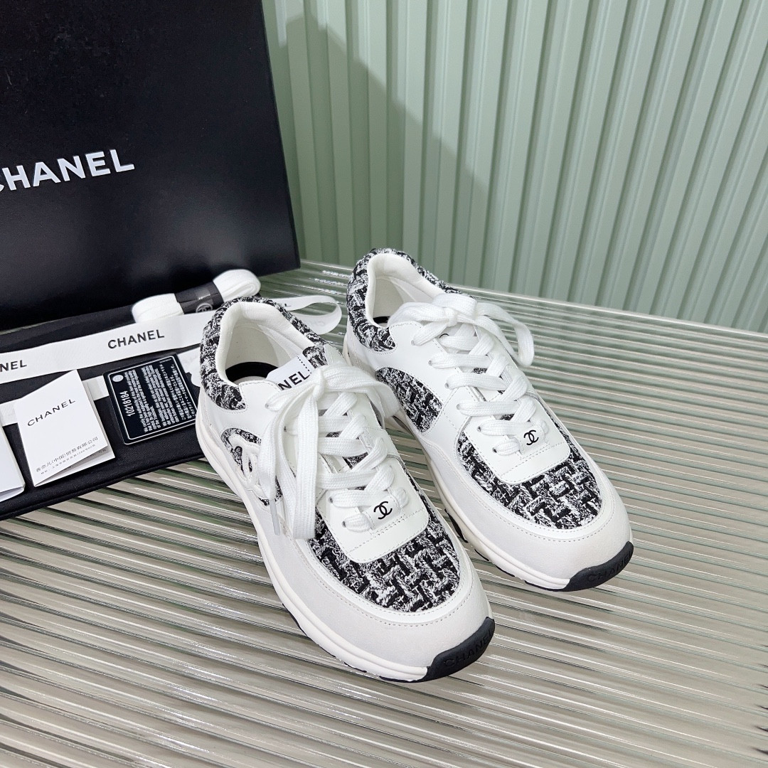 ua Ch*el sneakers tweed