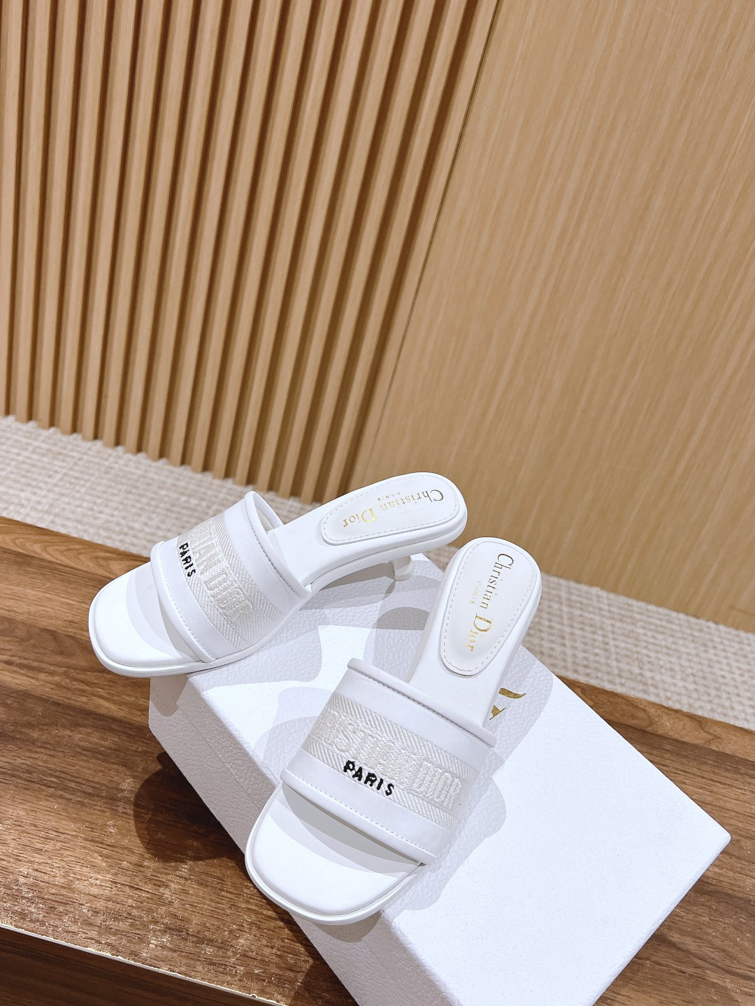 D*or dway heeled slide