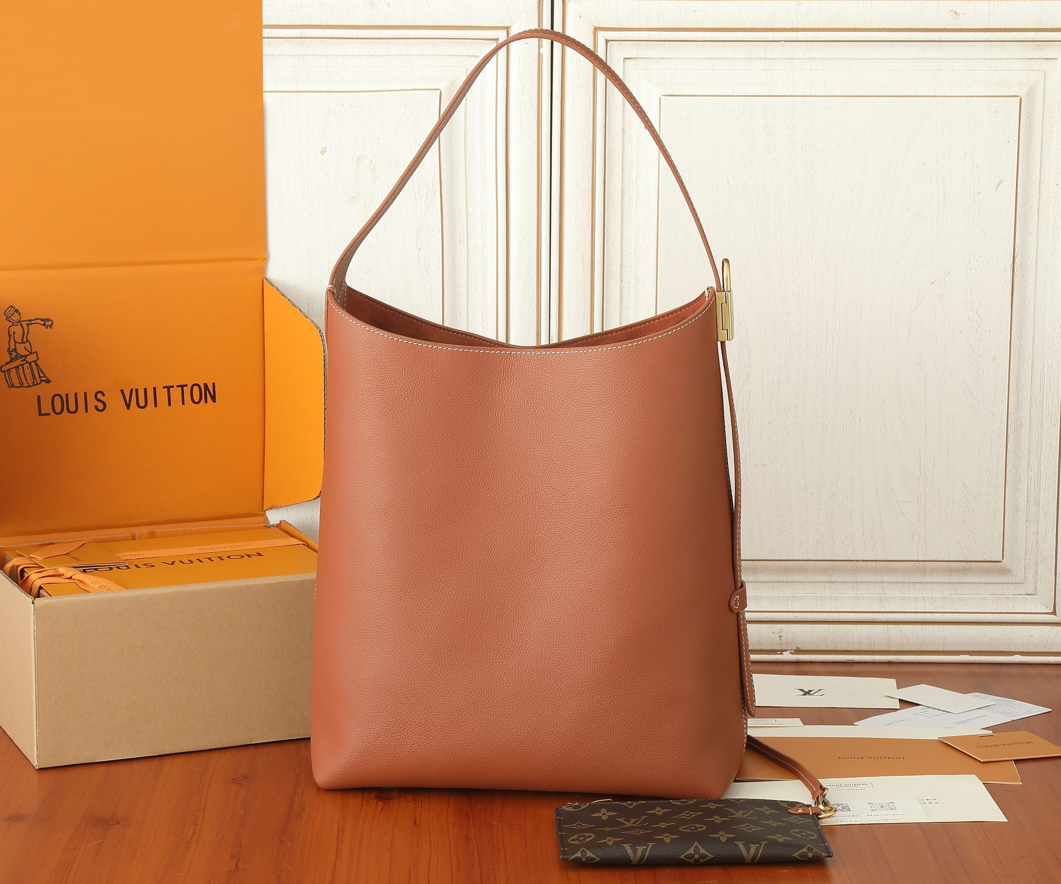 LV Low Key Hobo MM M25354 12.2 x 13.8 x 7.1 in
