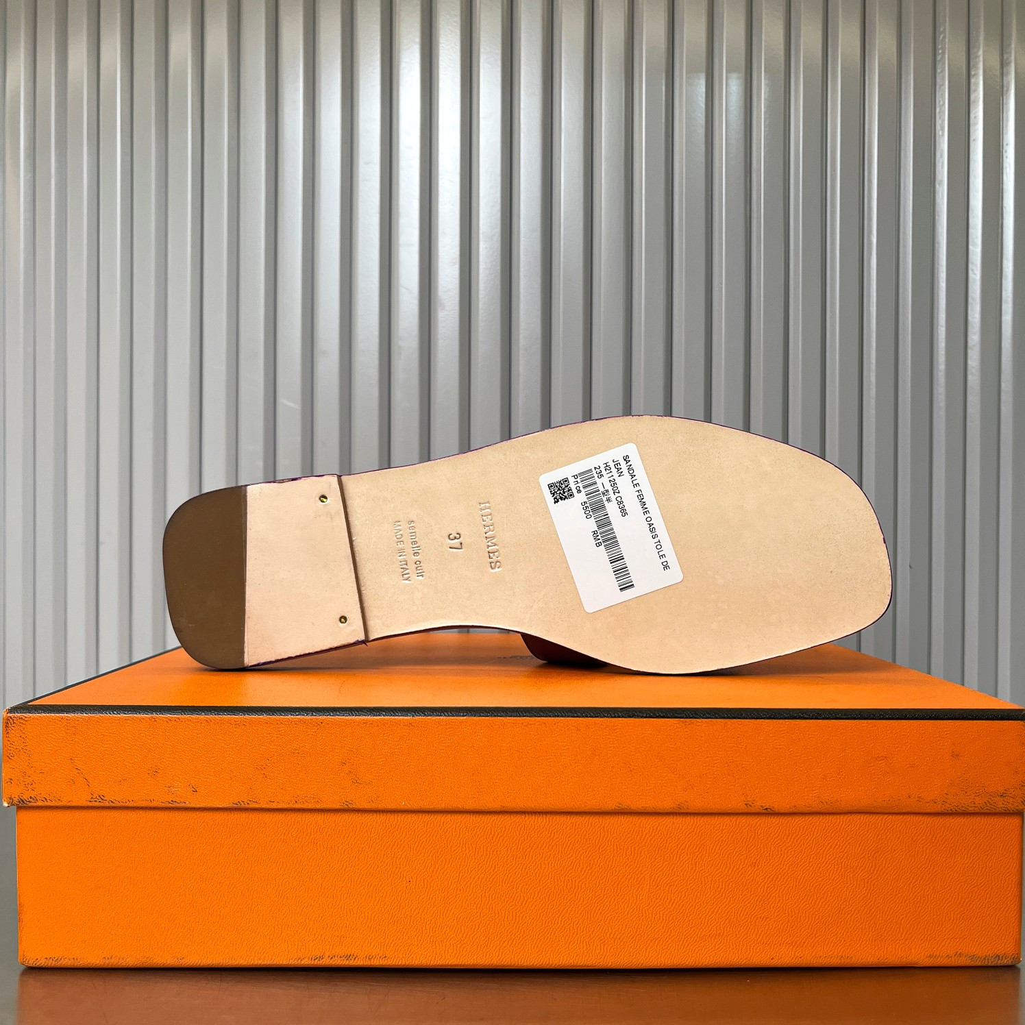 ua H**me5 oran sandal