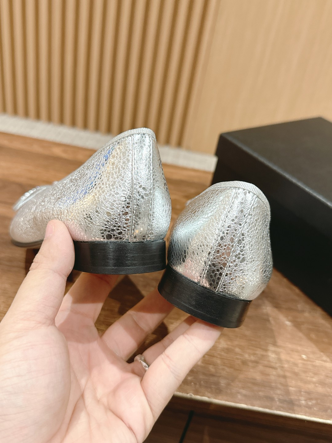 ua Ch*el ballet flats