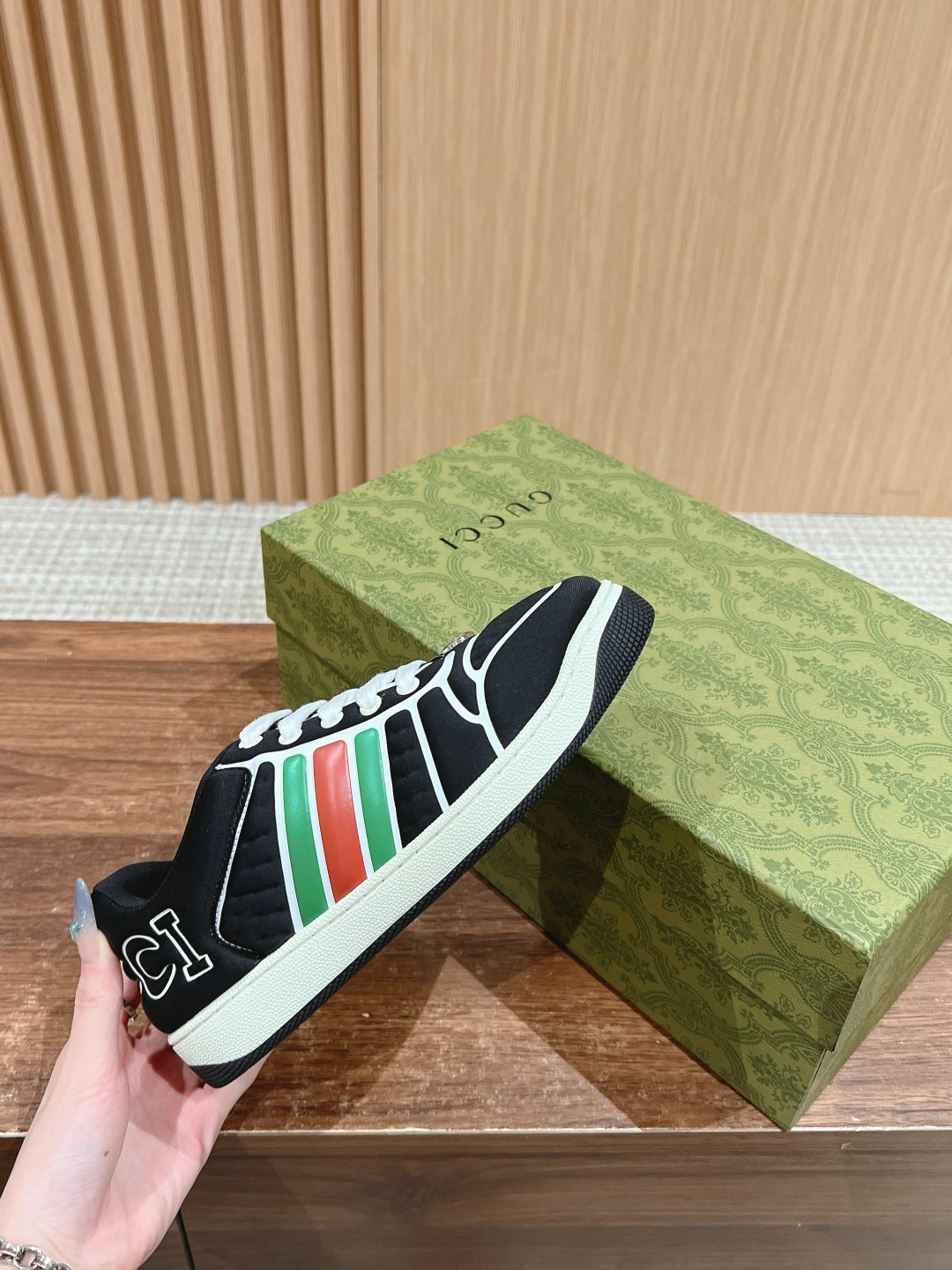 ua G*u*i screener sneaker with web