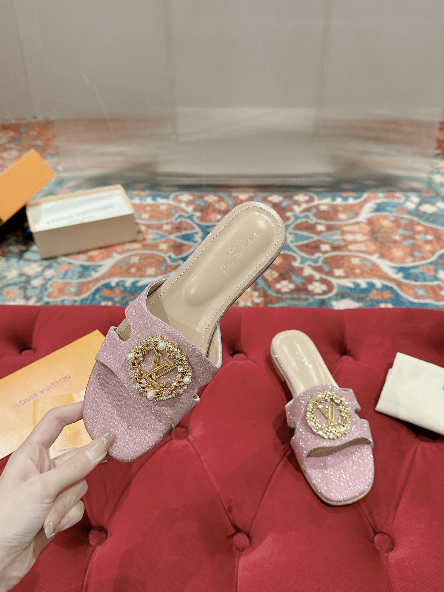 UA LV Flat Mule