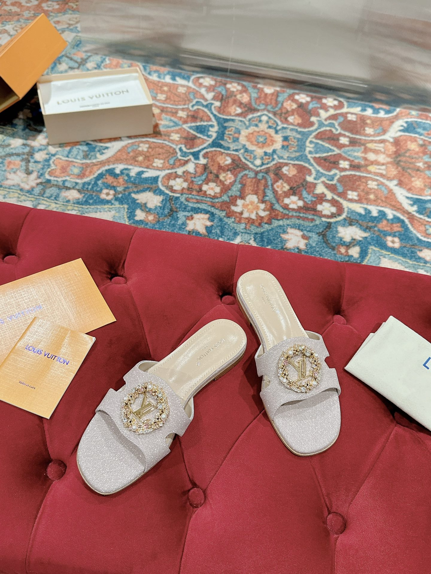 UA LV Flat Mule