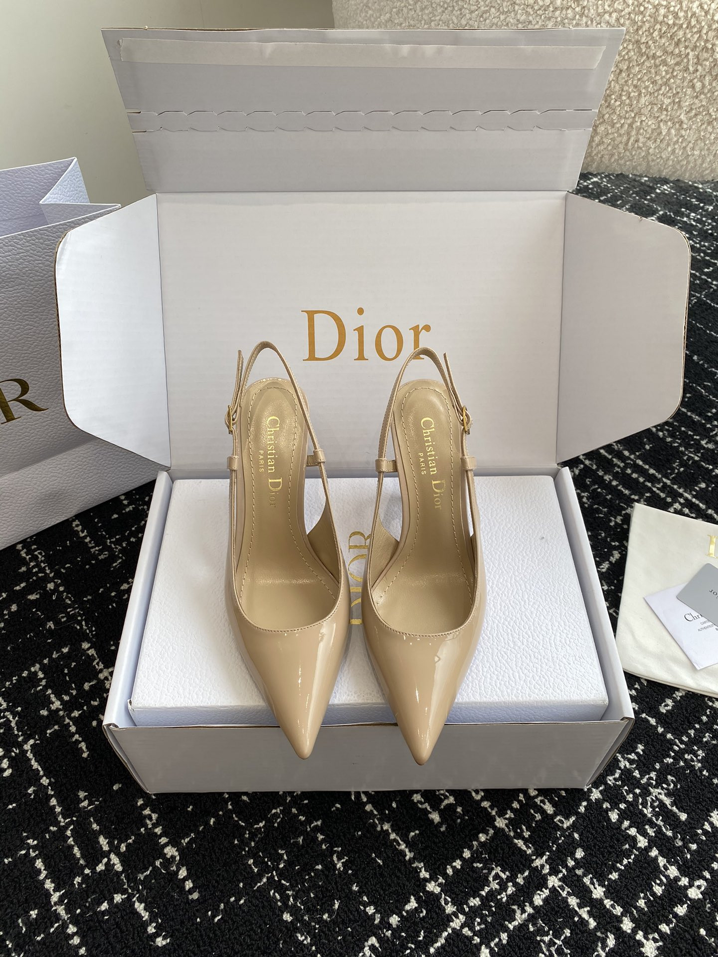 ua D*or tribales slingback pump