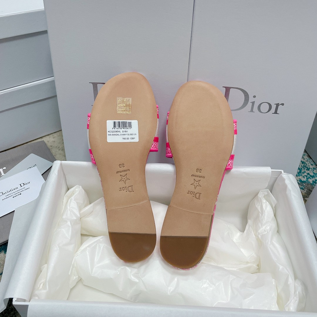 ua D*or dway slide