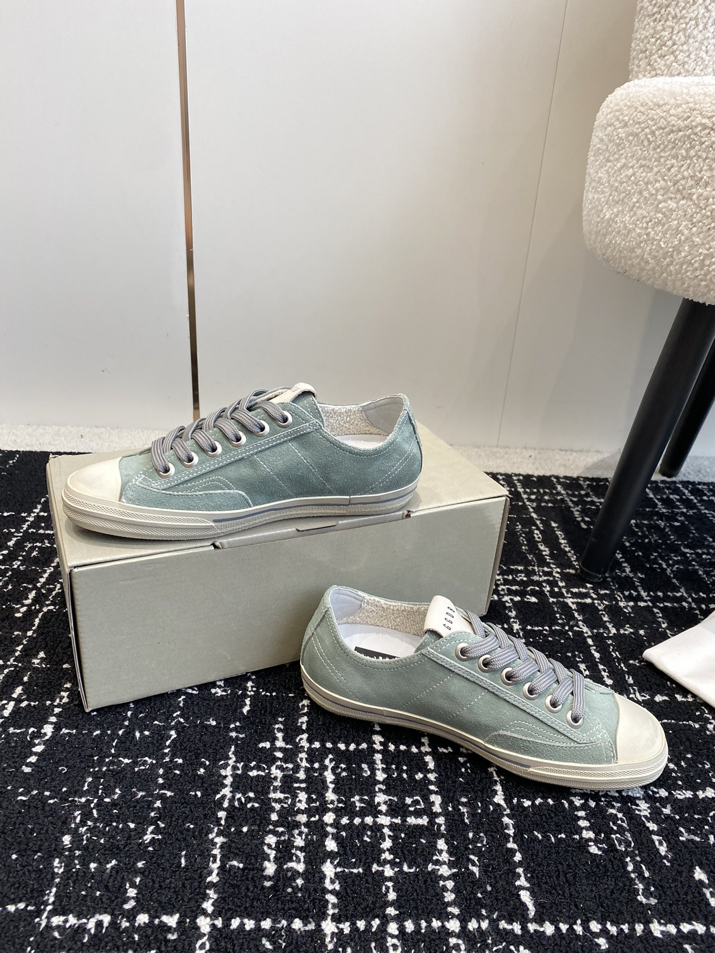 UA Golden Goose V-STAR Sneaker