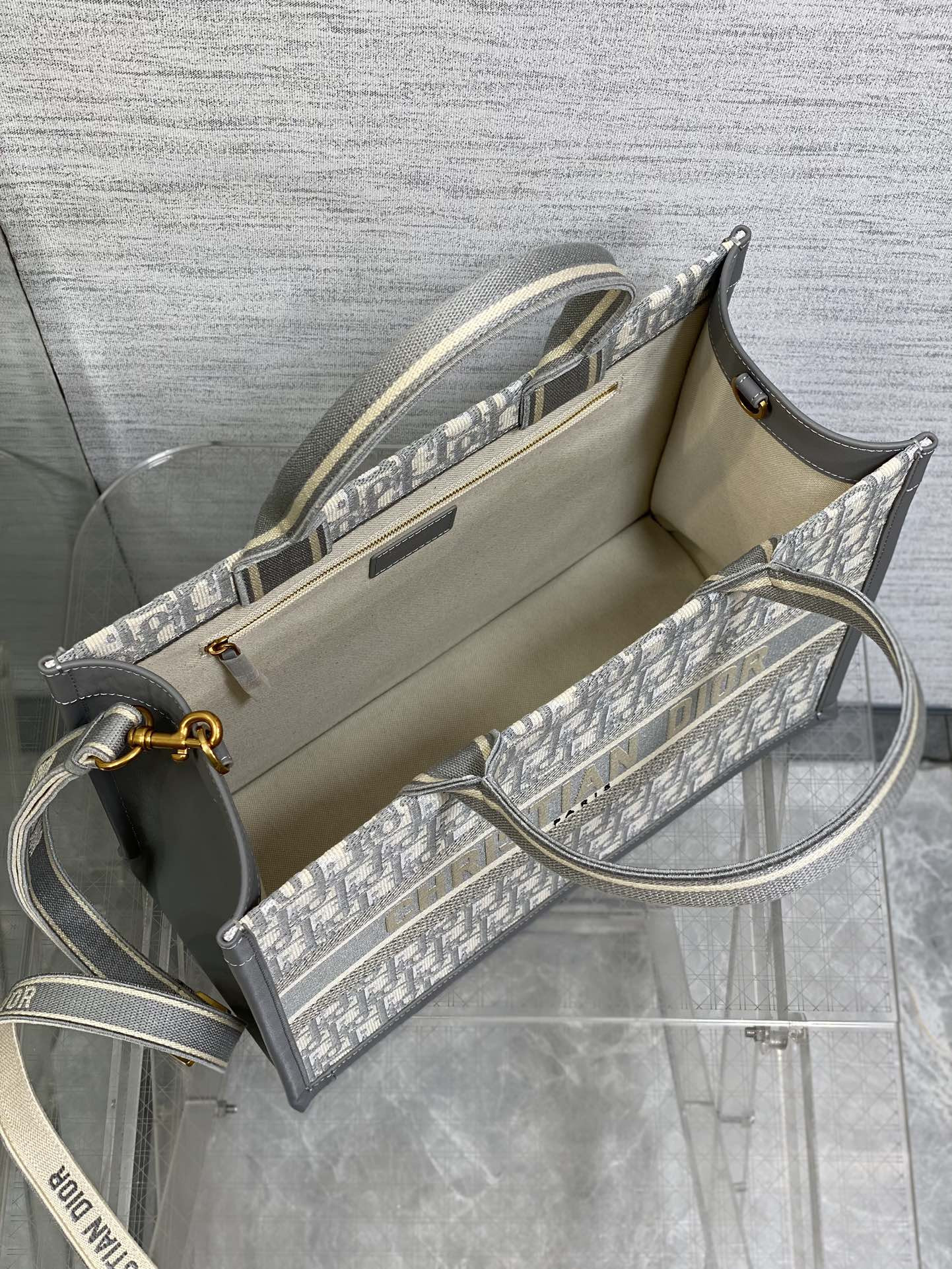 D*or medium D*or book tote gray D*or oblique embroidery and calfskin 36.5 x 28 x 17.5 cm