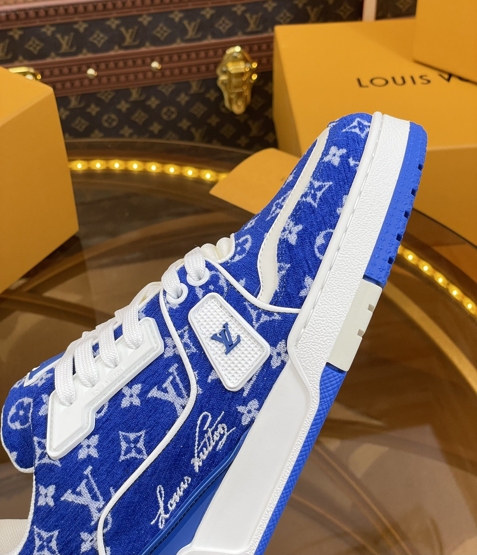 UA LV Trainer Sneaker