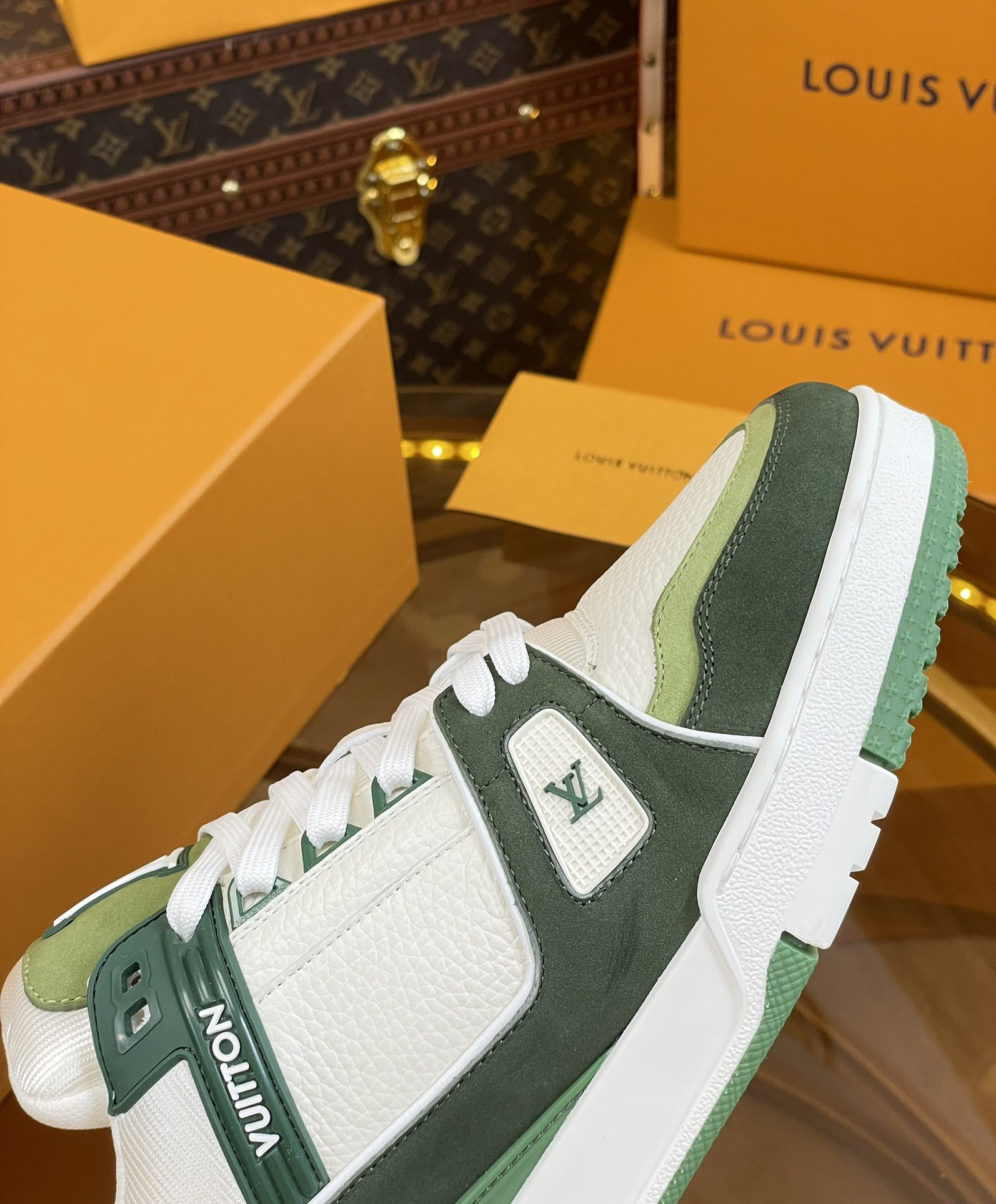 UA LV Trainer Sneaker