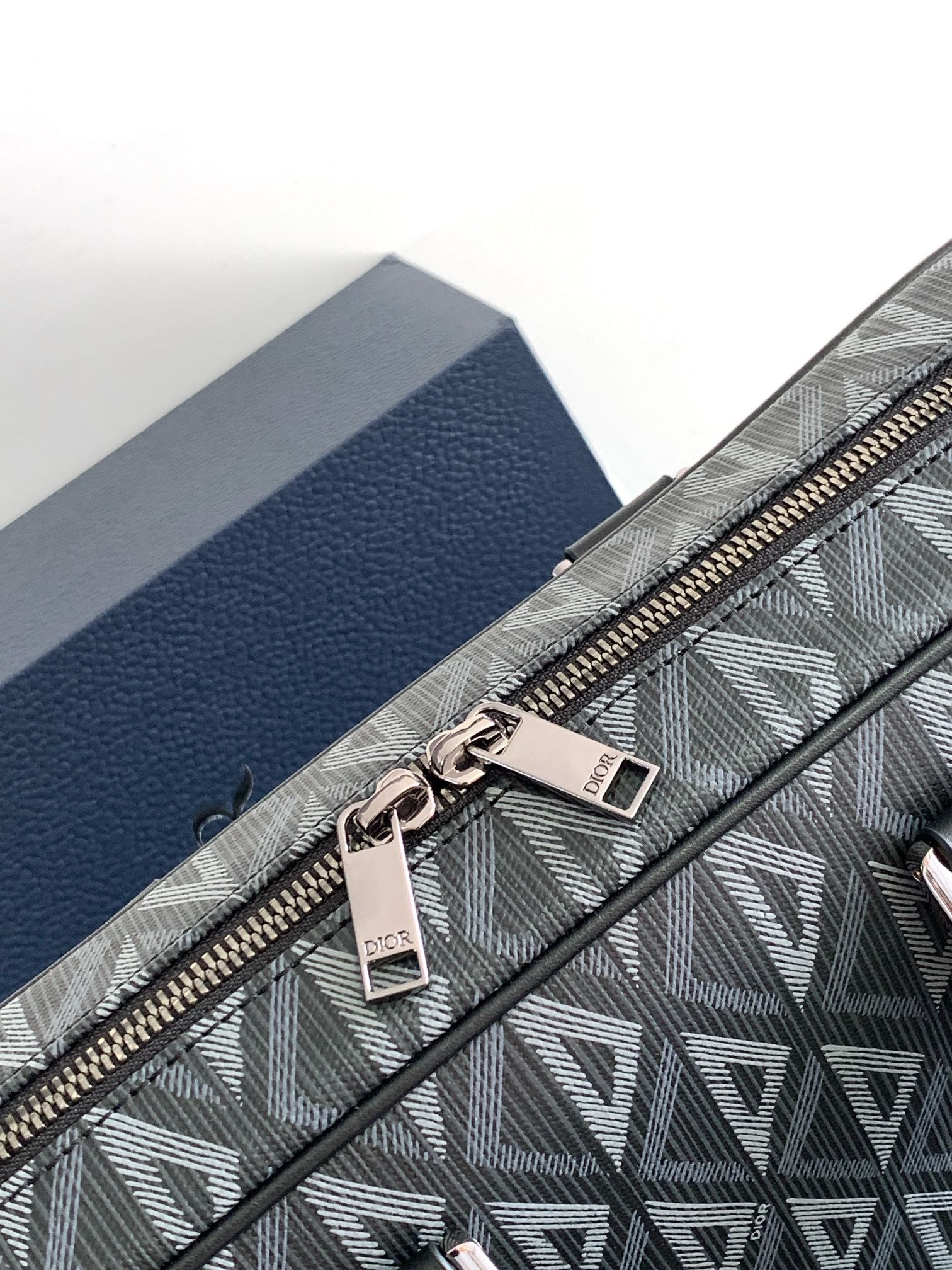 d*or zipped briefcase black cd Di*m*nd canvas and black grained calfskin  37 x 28 x 6 cm