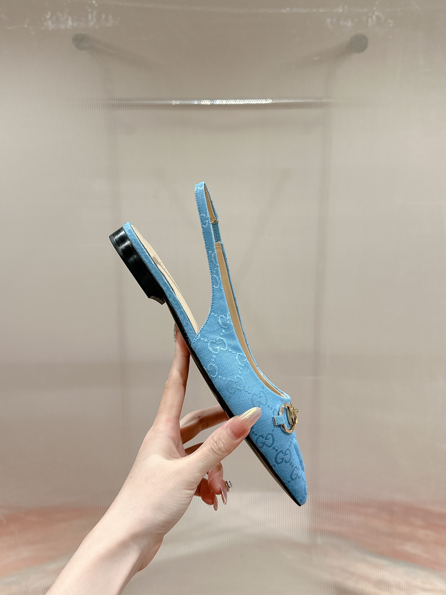 ua G*u*i horsebit slingback flat