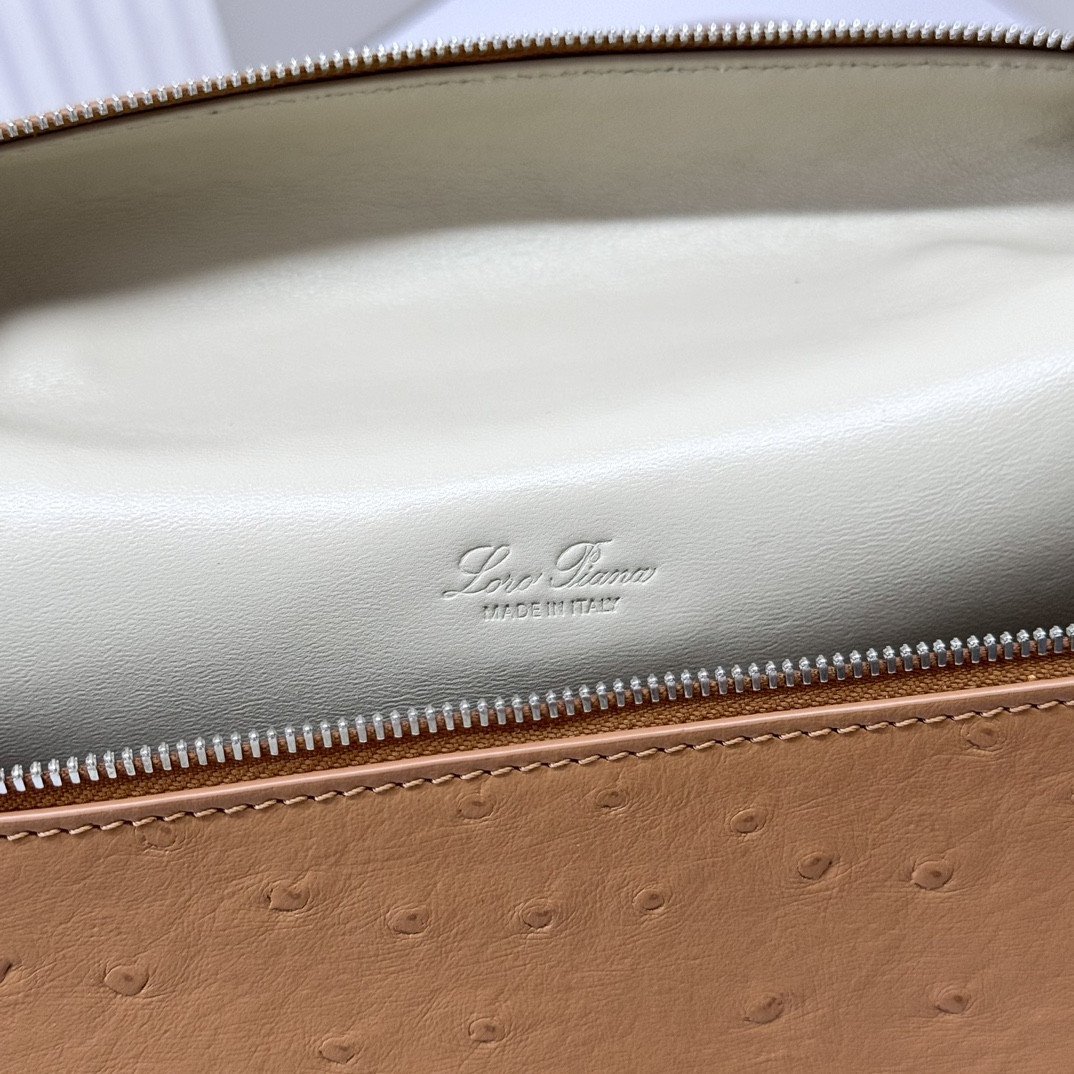 L**o p*ana extra pocket backpack l23.5 ostrich-grained leather 23 x 21 x 8 cm