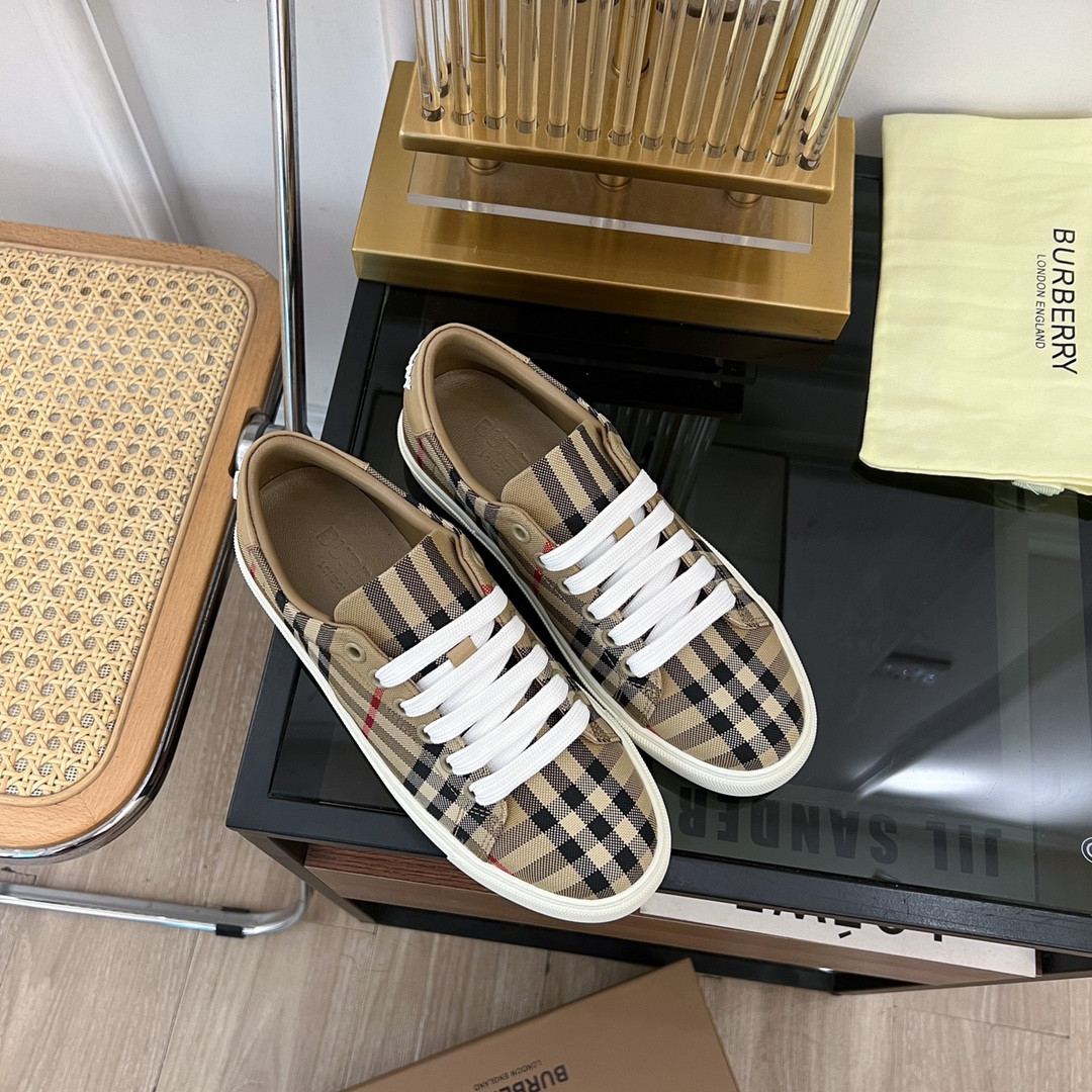 ua B**rry check  sneakers