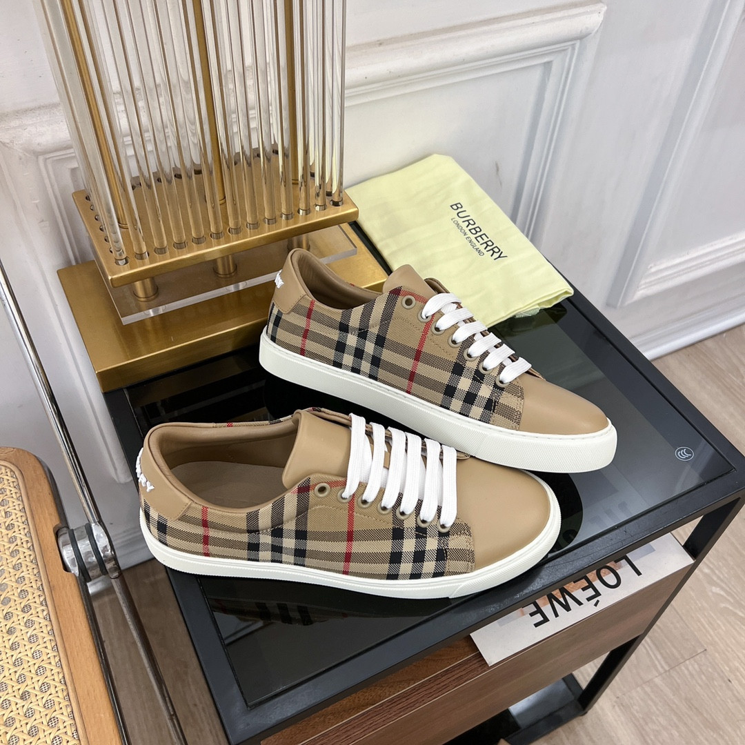 ua B**rry check sneakers